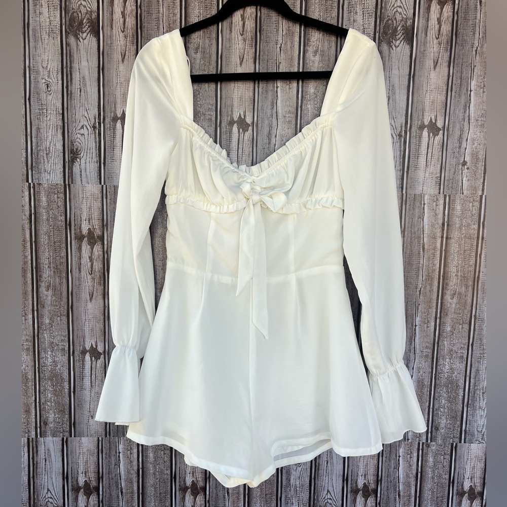 Tiger Mist White Long Sleeve Romper size M